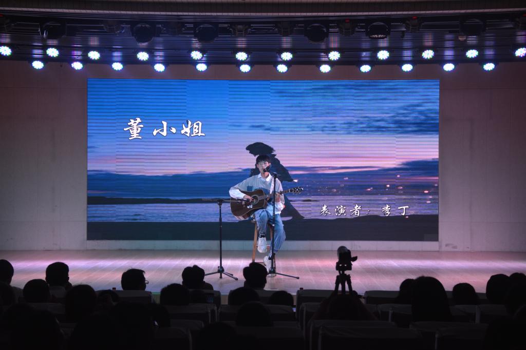 伟德BV官网成功举办2019届优秀毕业生颁奖典礼暨欢送毕业生晚会