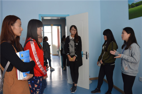 伟德BV官网组织2016级新生参观老员工心理健康辅导中心