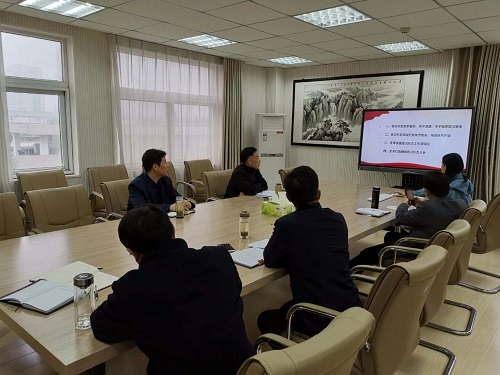 伟德BV官网召开党委理论中心组学习会议暨2019年度意识形态工作专题会