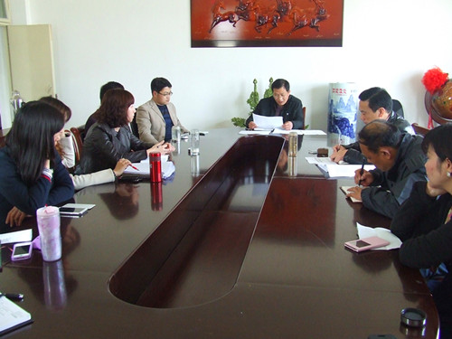 伟德BV官网教工党支部组织全体教工党员集中进行学习研讨