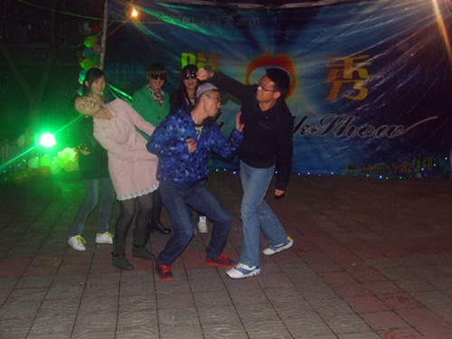 伟德BV官网脱口秀社团举行外文汇演