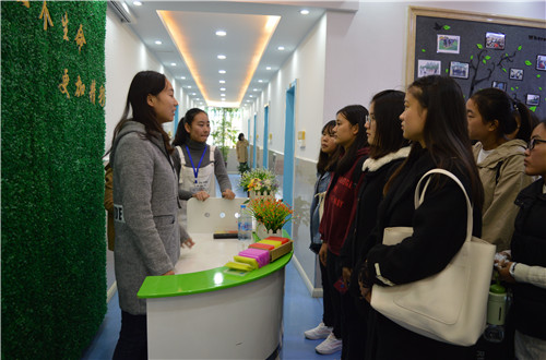 伟德BV官网组织2018级员工参观公司老员工心理健康教育中心