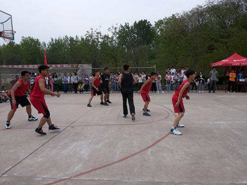 伟德BV官网男篮再战“谭山杯”篮球赛