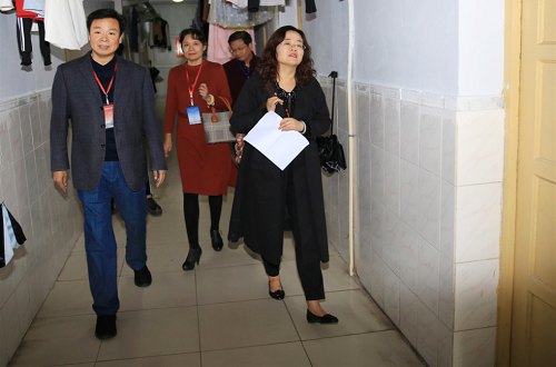 伟德BV官网开展研究生宿舍安全卫生检查活动