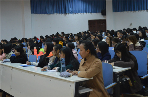    伟德BV官网专四交流研讨会顺利举行