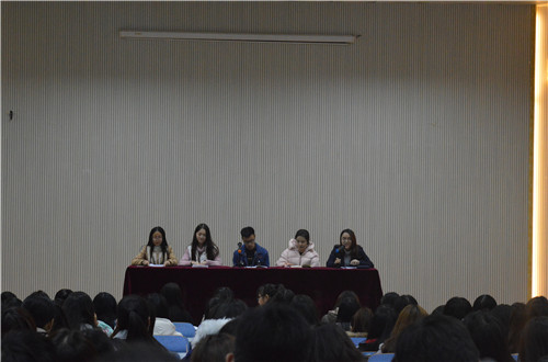    伟德BV官网专四交流研讨会顺利举行