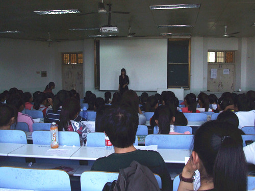 伟德BV官网新生入学教育火热进行中