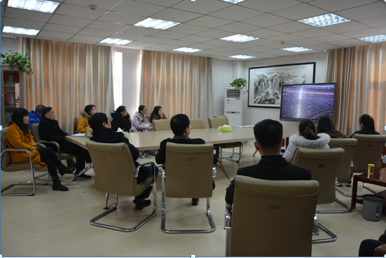 伟德BV官网组织师生收看庆祝改革开放40周年大会盛况