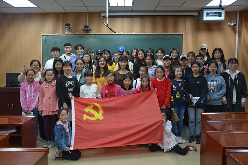 伟德BV官网“我为党旗添光彩”党员发展对象志愿服务活动顺利开展