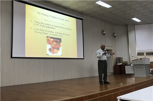 “聆听外教声音，助力自我发展”——伟德BV官网开展外教讲座系列活动