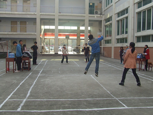 伟德BV官网“阳光体育”羽毛球比赛火热进行中