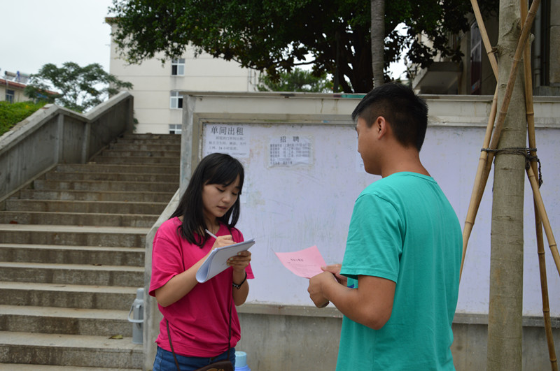 伟德BV官网暑期实践小分队开展安全知识宣讲活动