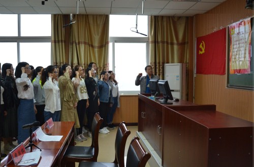 公司举行预备党员入党宣誓仪式