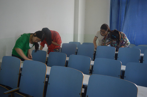 伟德BV官网组织员工开展“劳动日”卫生大扫除