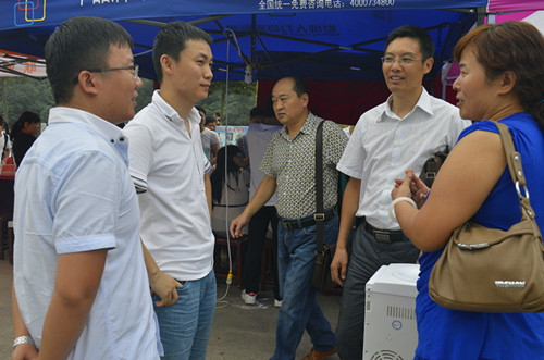 公司喜迎2014级新生