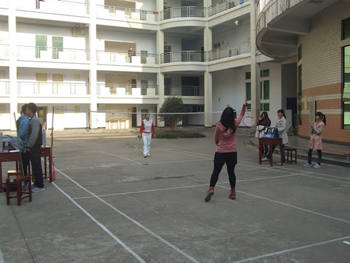 伟德BV官网“阳光体育”羽毛球比赛火热进行中