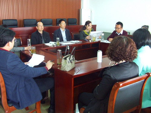 伟德BV官网教工党支部组织全体教工党员集中进行学习研讨