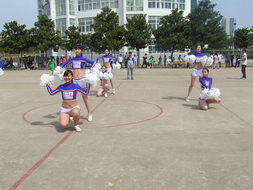 伟德BV官网篮球队勇战第十三届“谭山杯”篮球赛