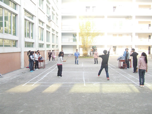 伟德BV官网“阳光体育”羽毛球比赛火热进行中