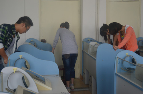 伟德BV官网组织员工开展“劳动日”卫生大扫除