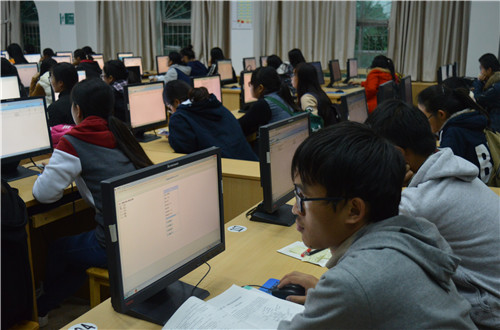  伟德BV官网积极组织新生进行心理健康普查测试